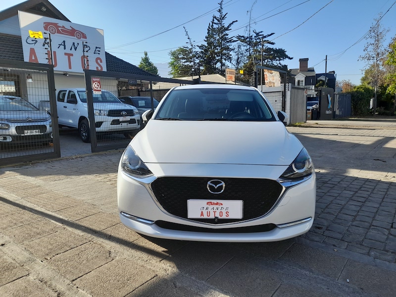 Mazda 2 Sedan