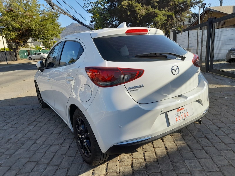 Mazda 2 2021